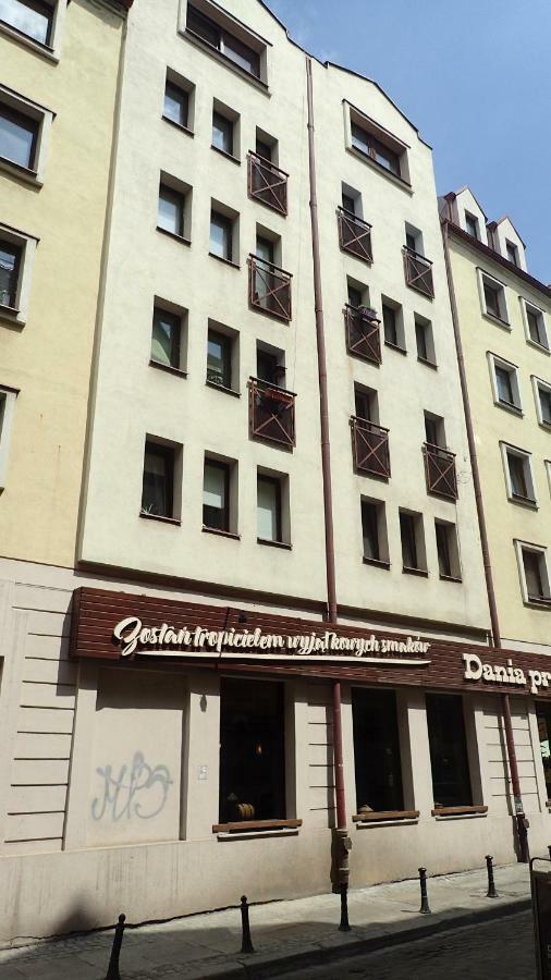 Nozownicza Street Apartment *